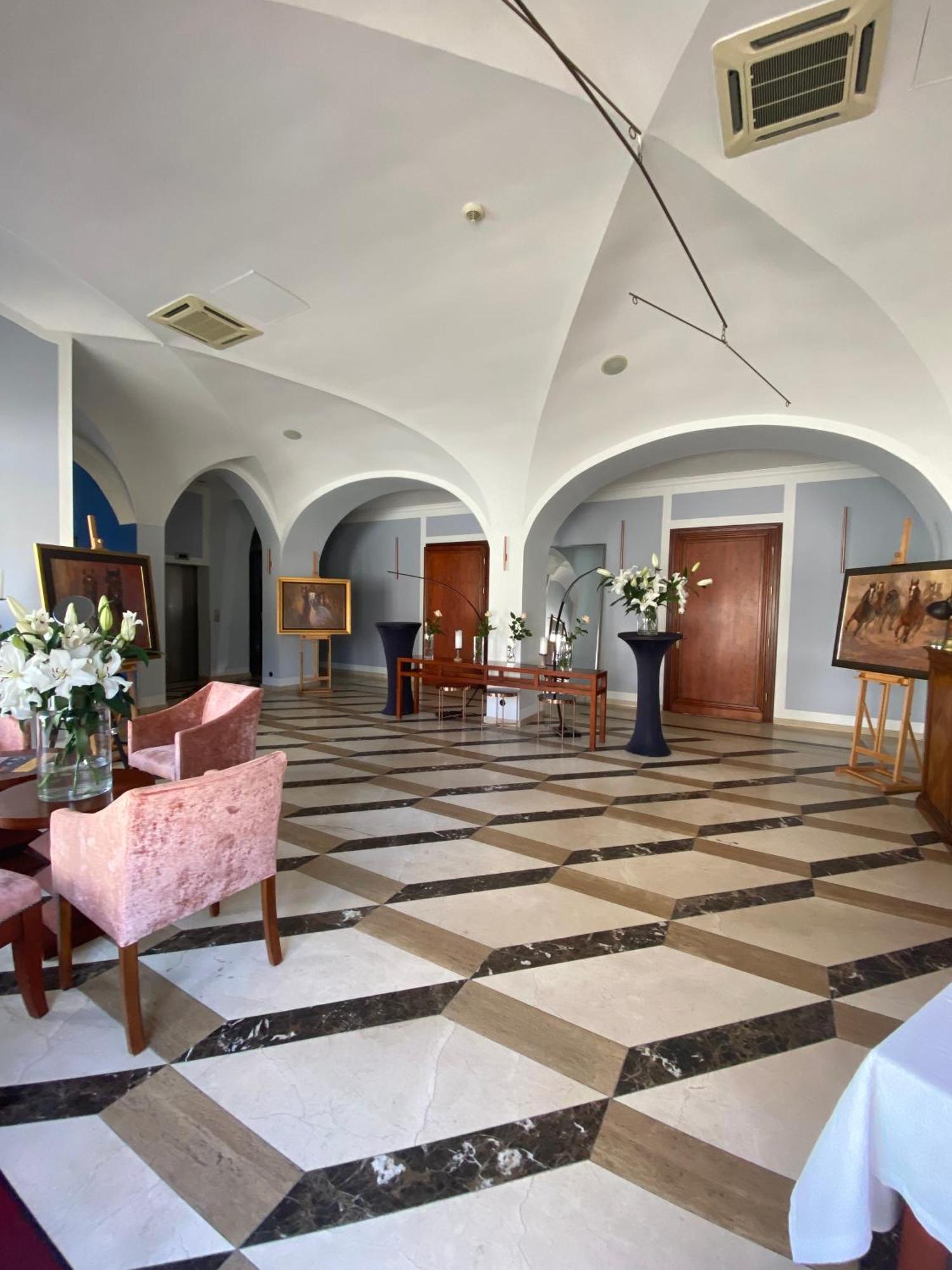 אוסטקה Hotel Rejs מראה חיצוני תמונה