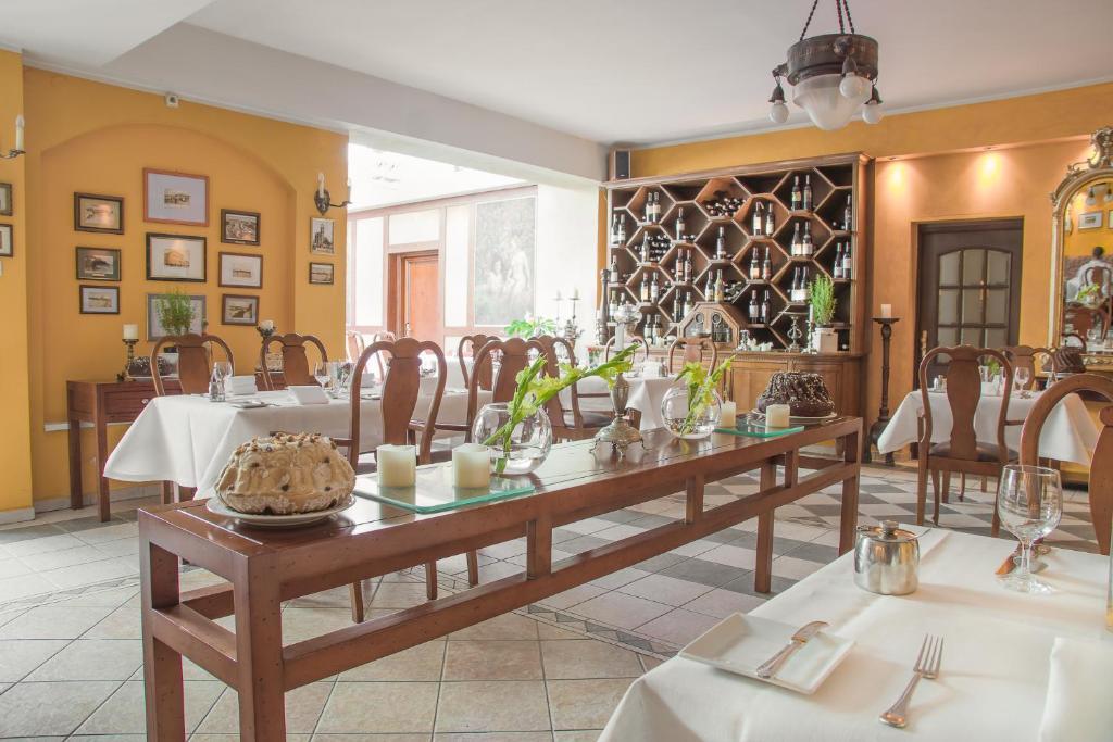 אוסטקה Hotel Rejs מראה חיצוני תמונה