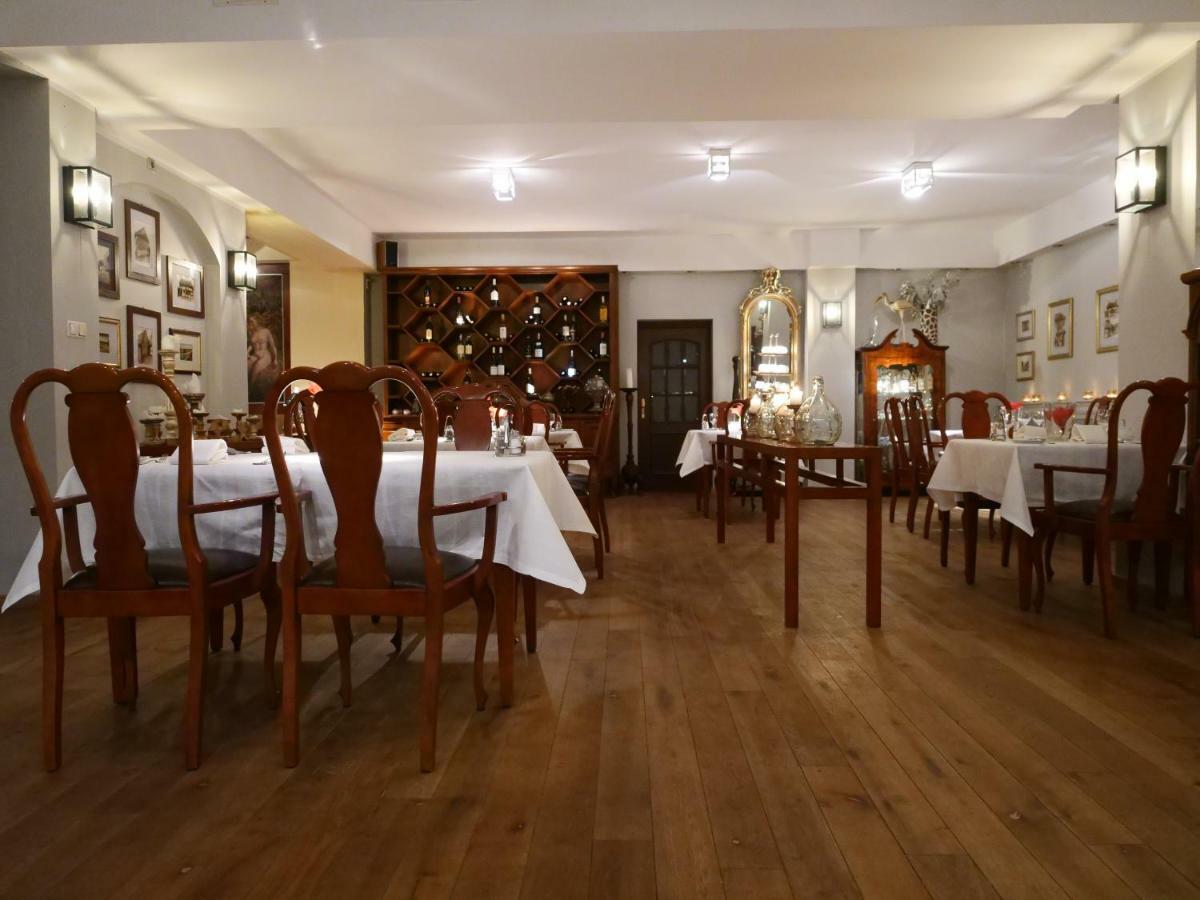 אוסטקה Hotel Rejs מראה חיצוני תמונה