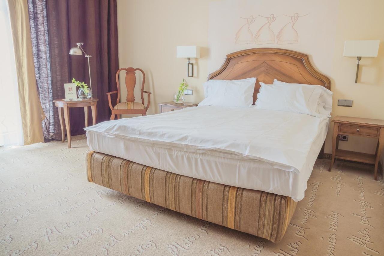 אוסטקה Hotel Rejs חדר תמונה