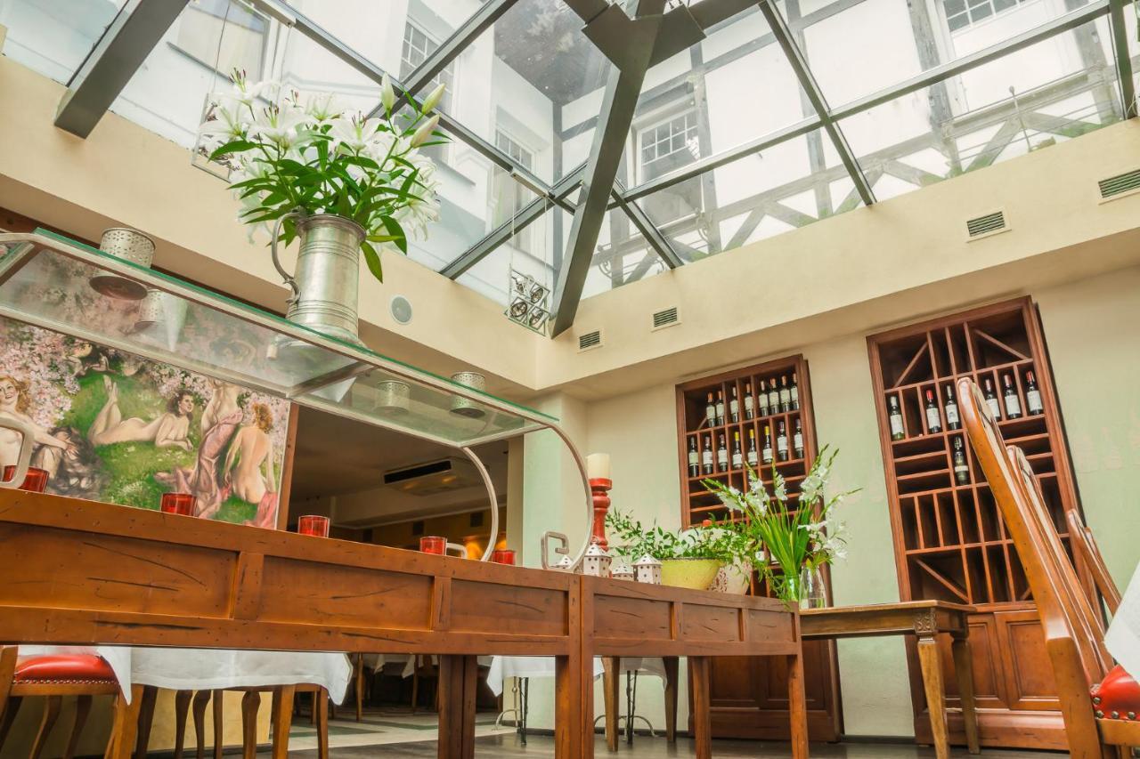 אוסטקה Hotel Rejs מראה חיצוני תמונה